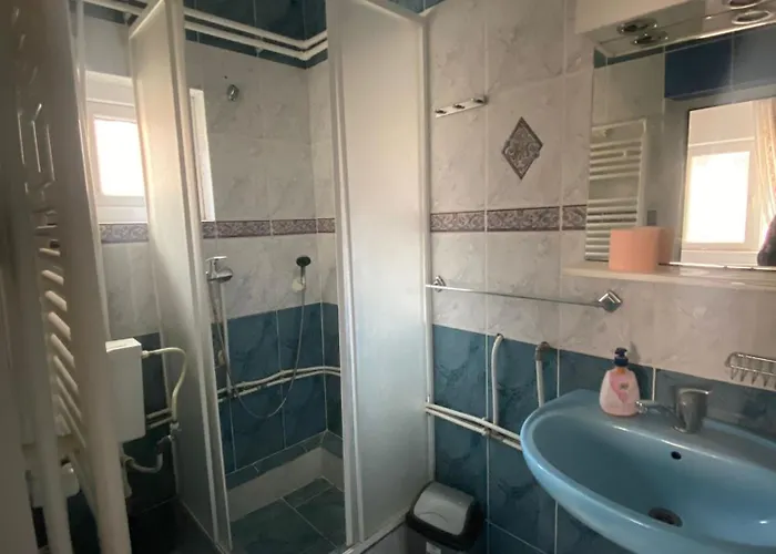 Farah 2 Gasthuis Eforie Nord