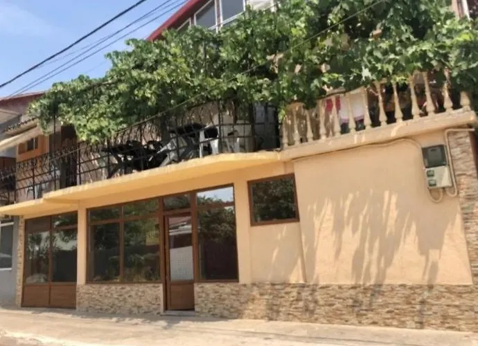 Farah 2 Vendégház *